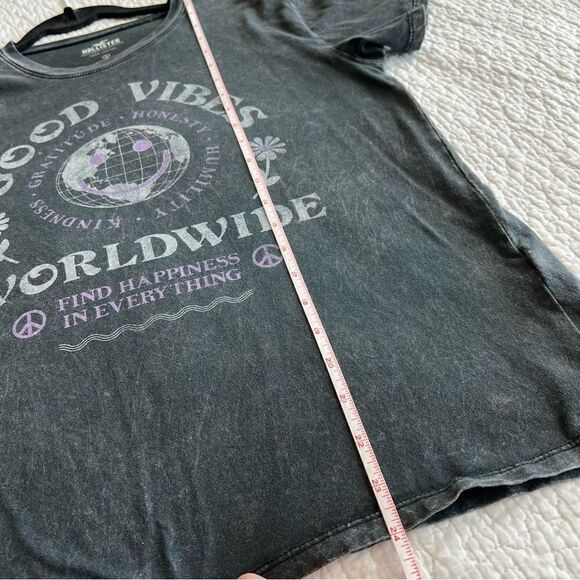 ✨ Hollister Women’s Acid Wash Good Vibes Shirt Small - Picture 8 of 8